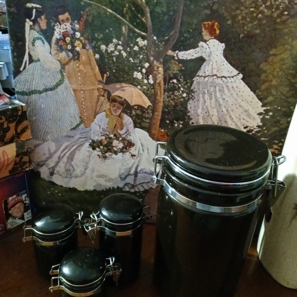 4 Black cannisters 3 by Oggi included 1 Large,Like🆕,A Excellent Gift Set. 🎁 - Picture 5 of 10